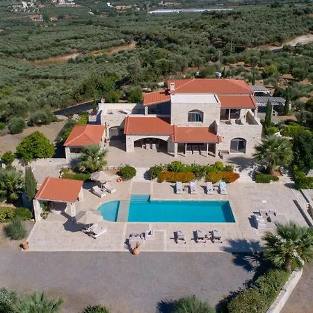 Elia, By Hellocrete Villa
