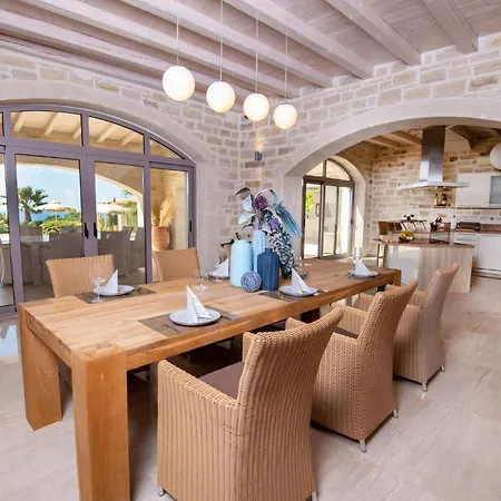 Villa Elia, By Hellocrete *