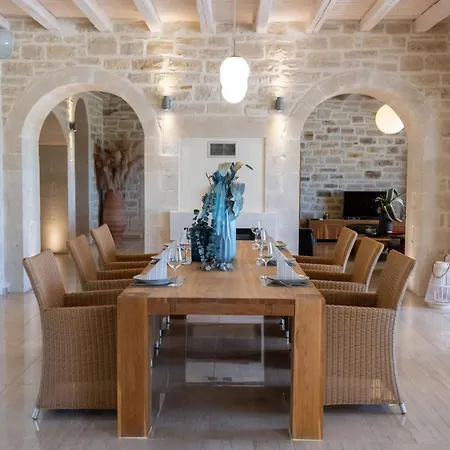 Villa Elia, By Hellocrete *
