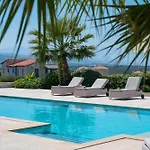 Elia, By Hellocrete Vila *