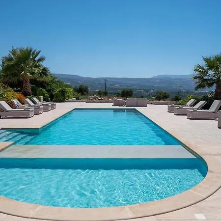 Elia, By Hellocrete Villa *