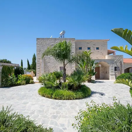 Villa Elia, By Hellocrete