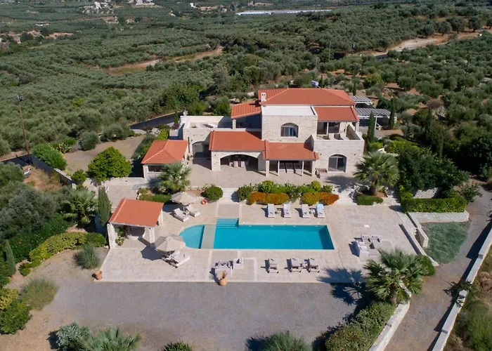 Elia, By Hellocrete Villa