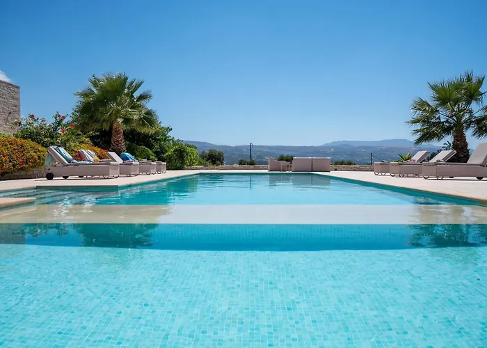 Elia, By Hellocrete *