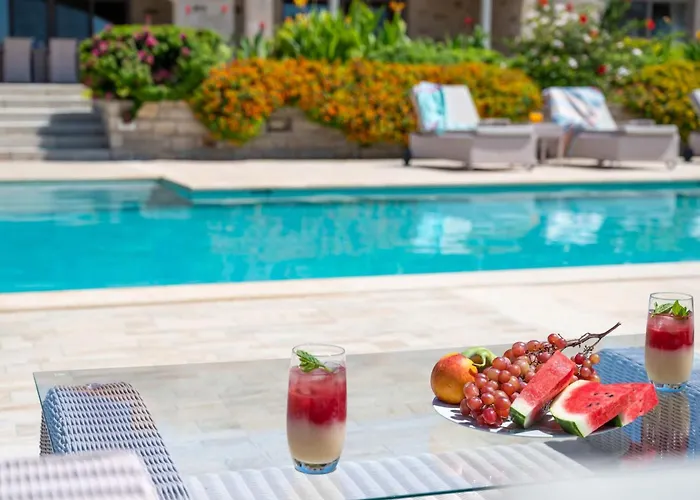 Elia, By Hellocrete Villa *