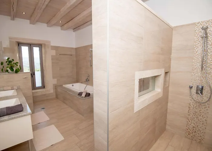 Elia, By Hellocrete * Rethymno (Crete)