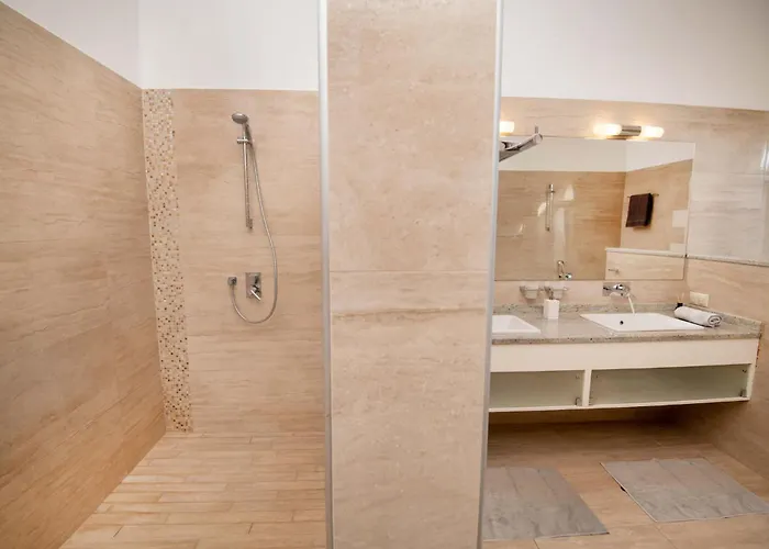 Villa Elia, By Hellocrete