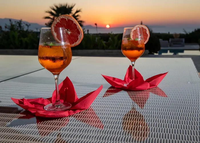 Elia, By Hellocrete Villa *