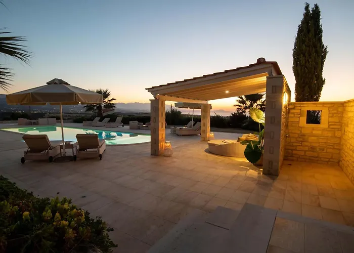 Elia, By Hellocrete Villa *