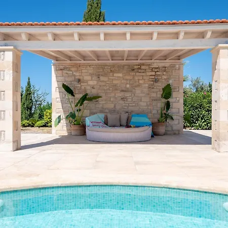 Villa Elia, By Hellocrete