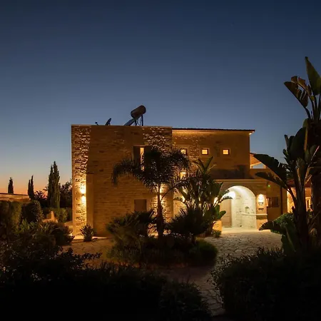 Elia, By Hellocrete Villa Rétino